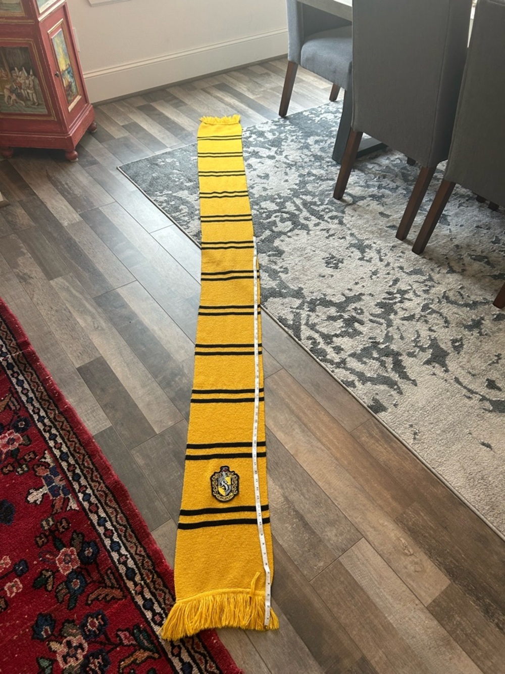 Cinereplicas Hufflepuff extra long Scarf has slight wear GUC - Picture 8 of 11